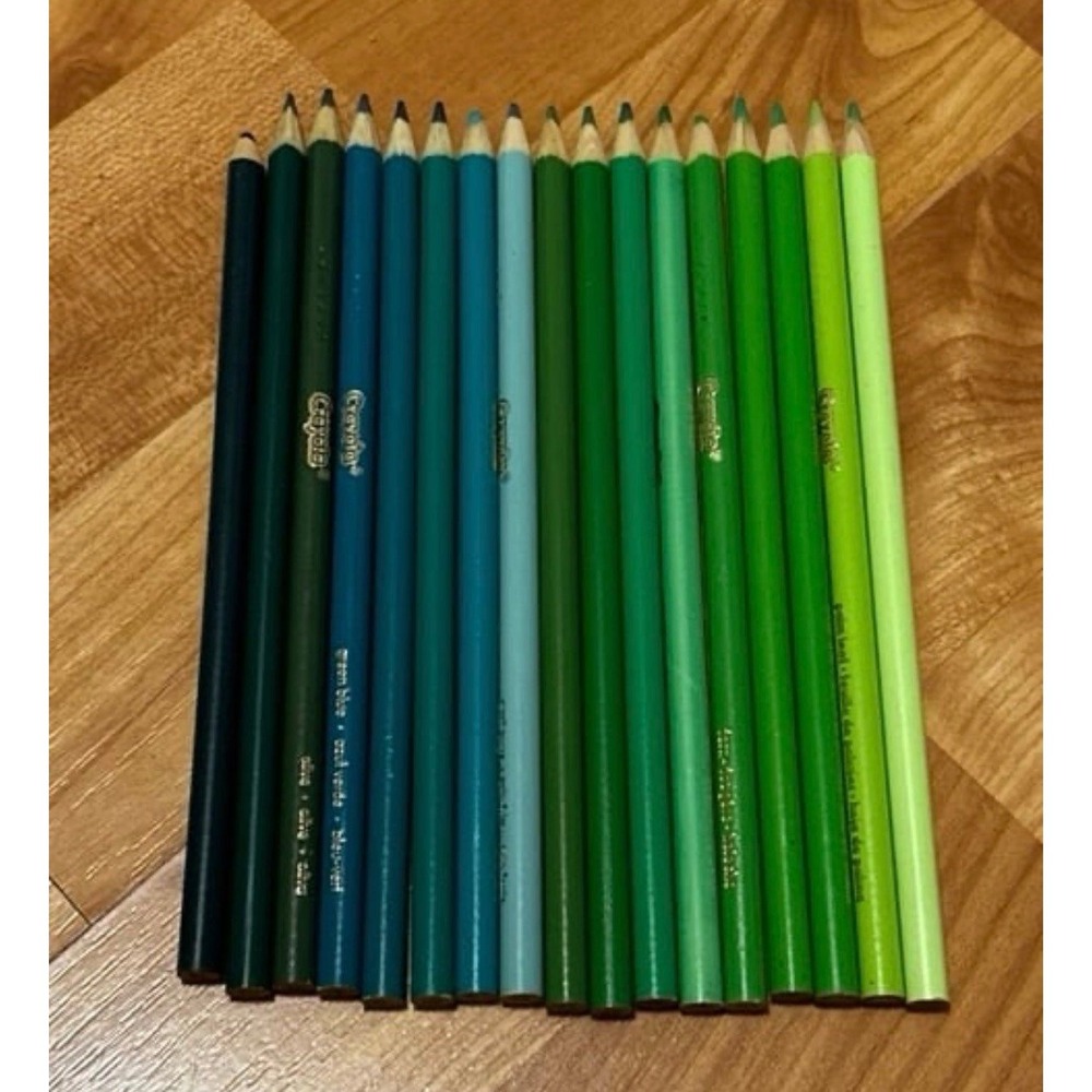 Bundle ofβ 17 Green Tones Crayola Pencils